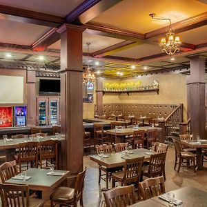 Days Inn & Suites By Wyndham West Edmonton